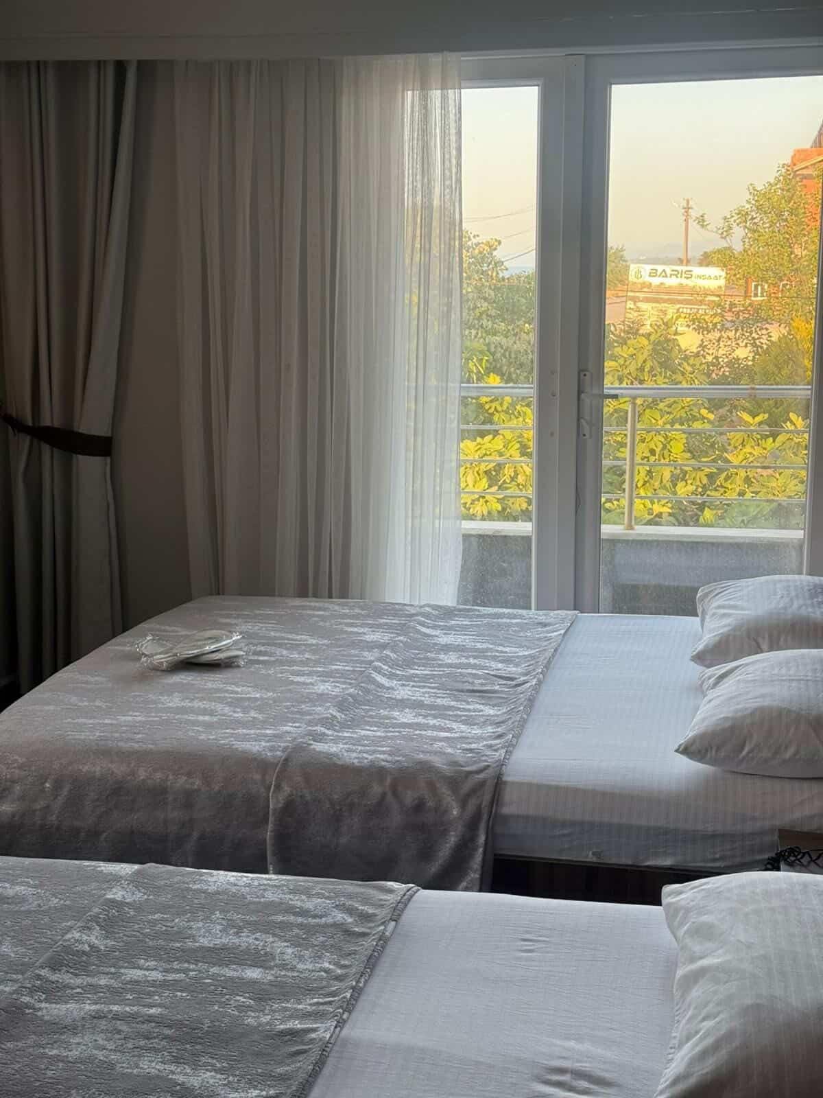 Emin Otel balkonlu oda - manzaralı ve aydınlık