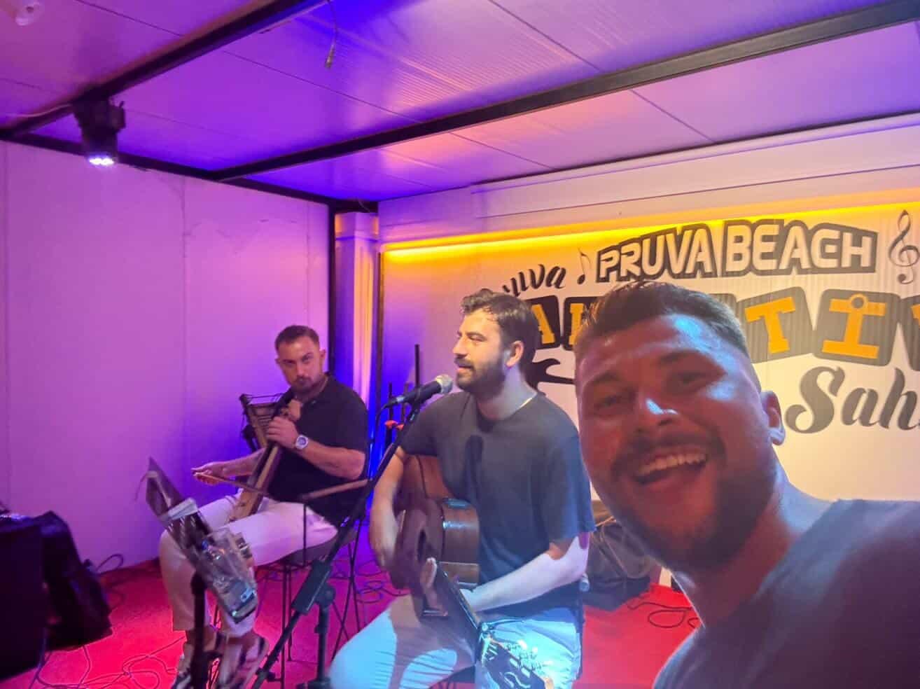 Pruva Beach canlı müzik gecesi