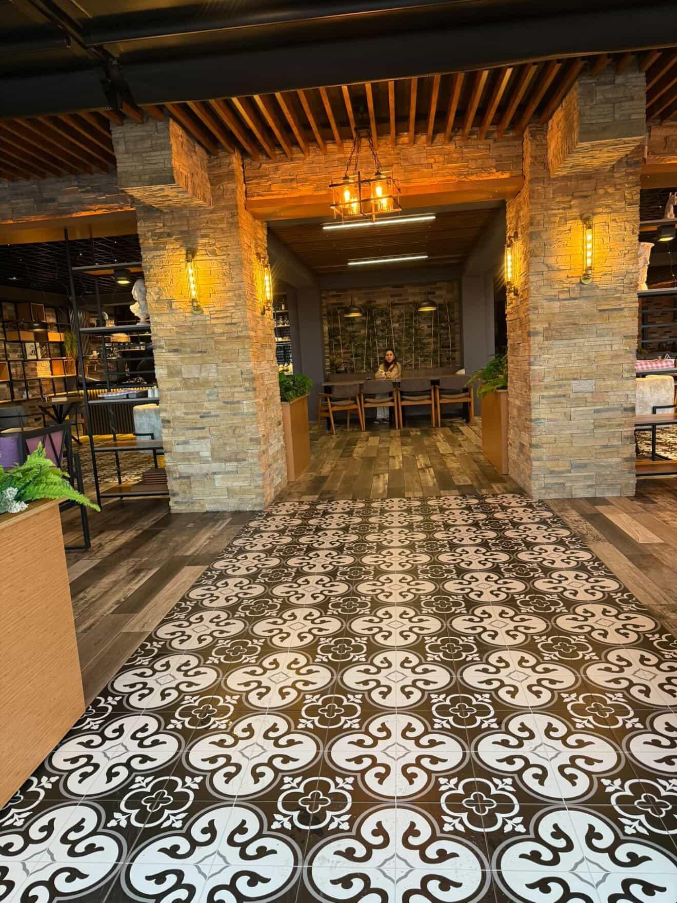 Pruva Lounge restoran girişi